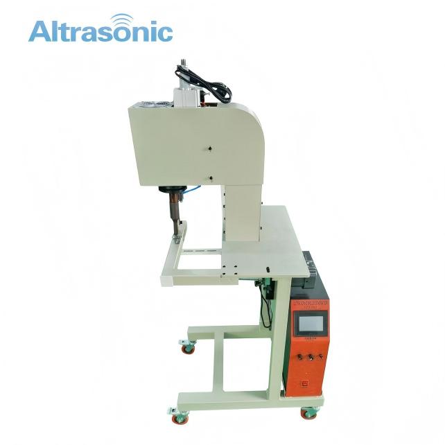 Test of welding Oxford cloth using ultrasonic sleeve machine